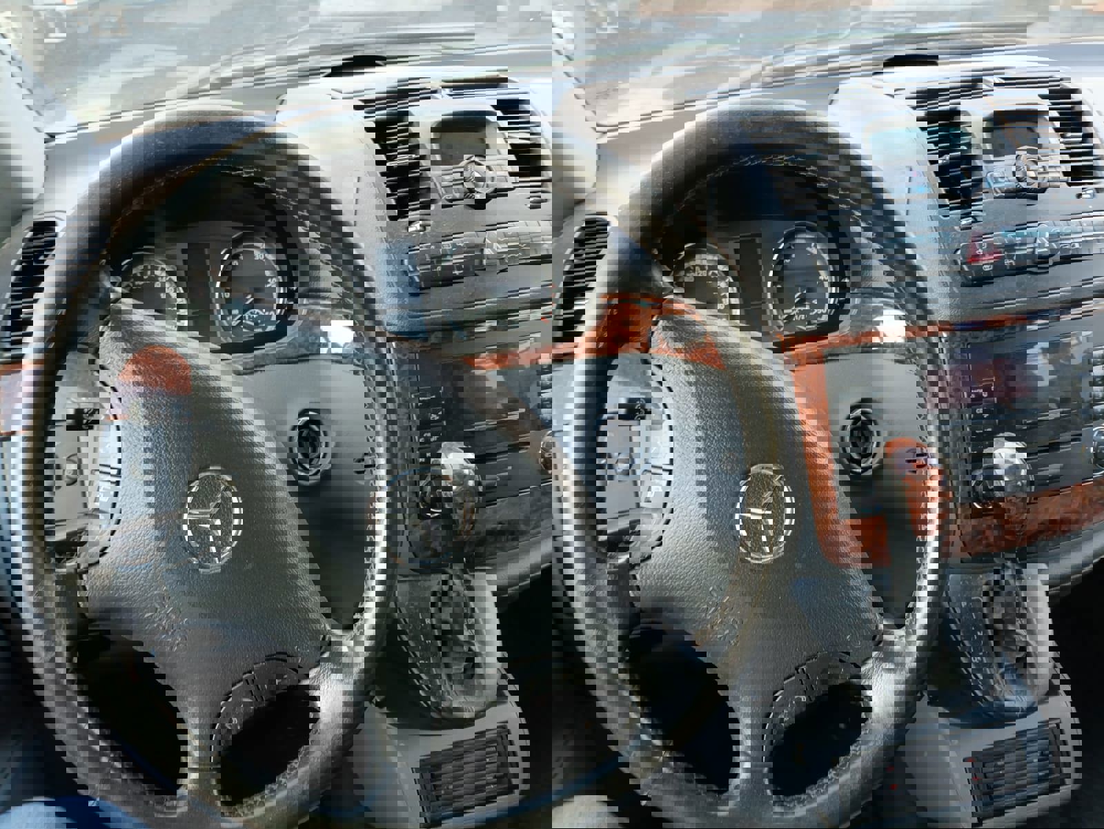 ГП16964359.Транспортное средство.Вид салона со стороны водителя.jpeg