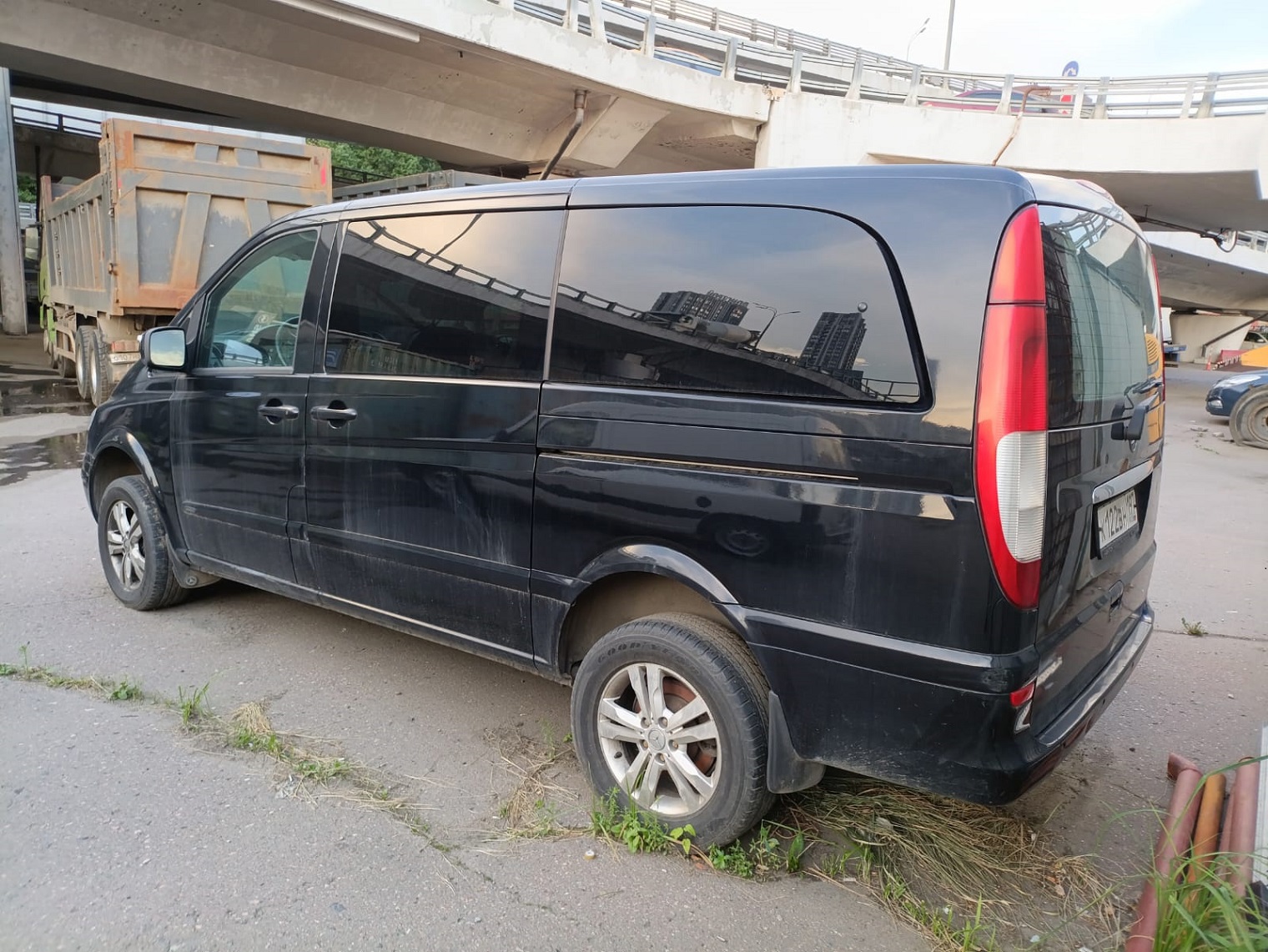 ГП16964359.Транспортное средство.Общий вид транспорта с левого бока (угловой ракурс сзади).jpg