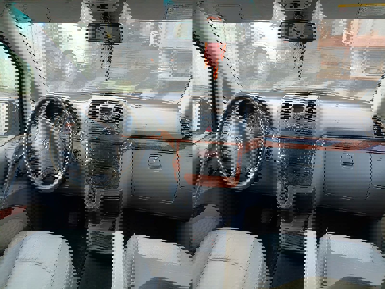 ГП16964359.Транспортное средство.Вид салона со стороны пассажира переднего ряда.jpeg