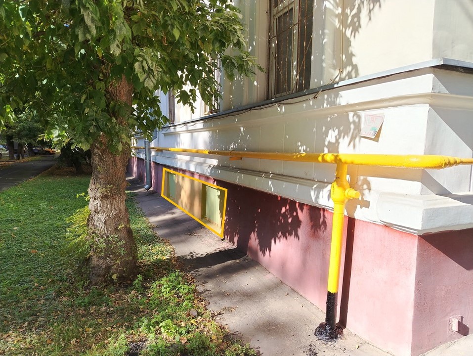 ГП16971839.Нежилое помещение.Фасад здания с выделенными окнами реализуемого объекта_2.jpg