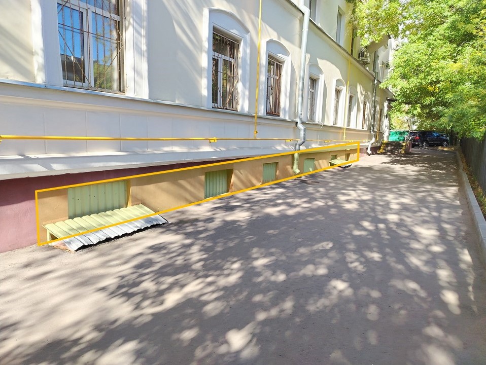 ГП16971839.Нежилое помещение.Фасад здания с выделенными окнами реализуемого объекта_3.jpg