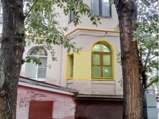 ГП16963602.Нежилое помещение.Фасад здания с выделенными окнами реализуемого объекта_2.jpg