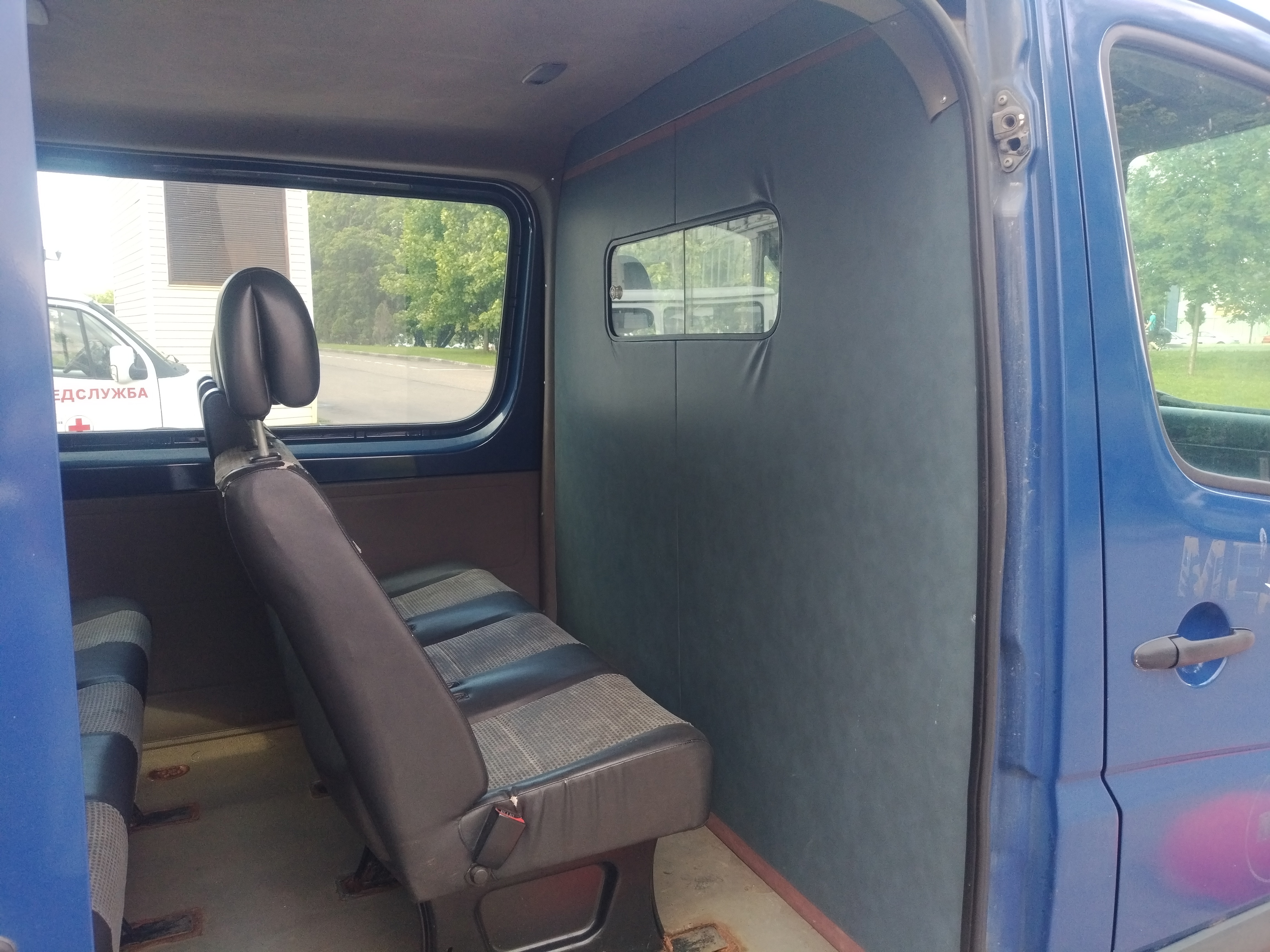 ГП16954872.Транспортное средство.Вид салона с левой стороны пассажирского ряда.jpg