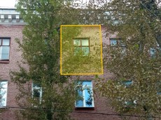 ГП16967720.Комната.Фасад здания с выделенными окнами реализуемого объекта.jpg