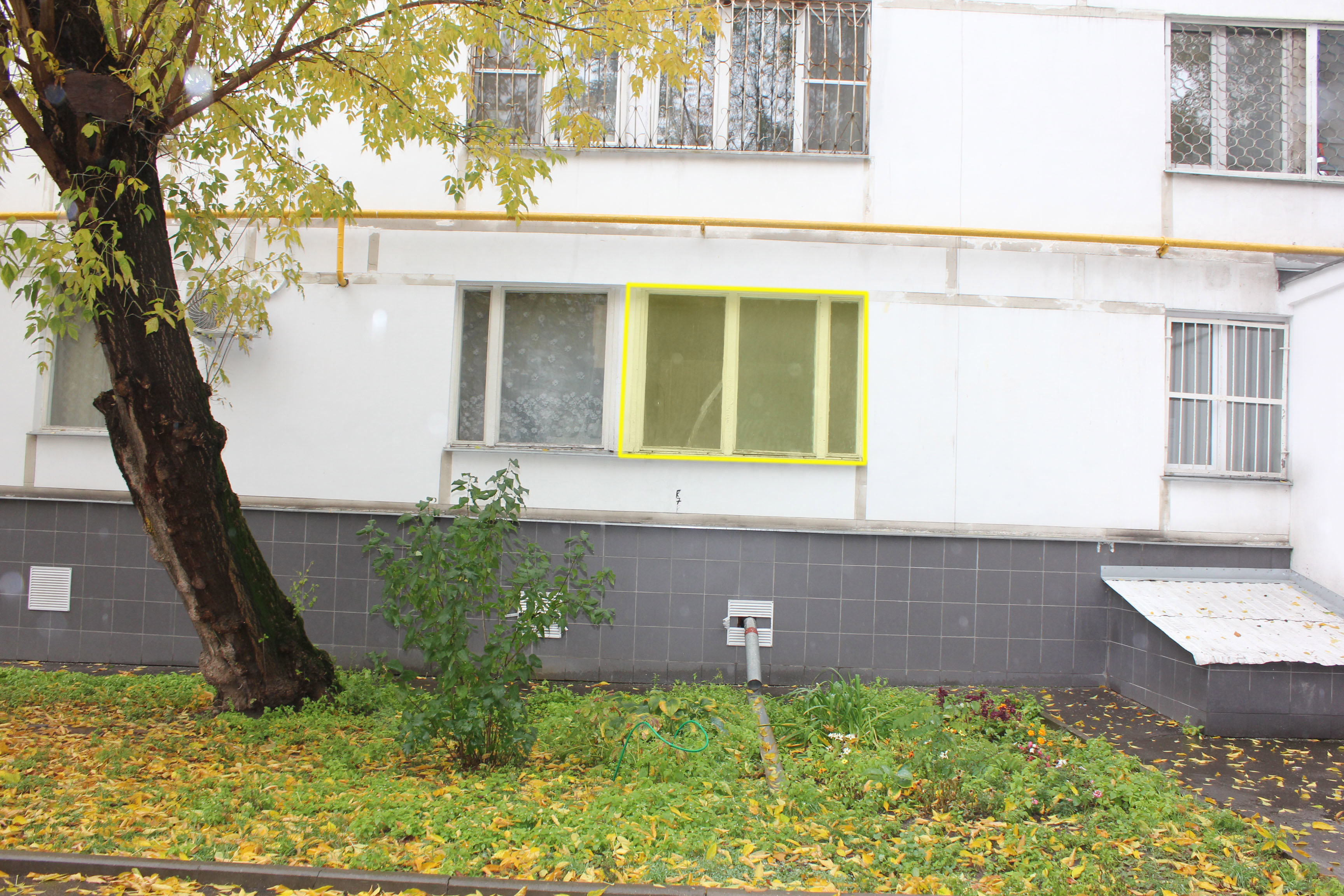 ГП16969254.Квартира.Фасад здания с выделенными окнами реализуемого объекта.jpg