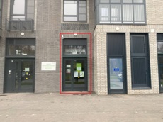 ГП16975506.Нежилое помещение.Фасад здания с выделенными окнами реализуемого объекта.jpg