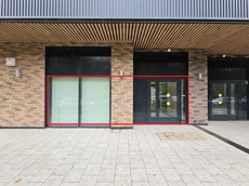 ГП16975583.Нежилое помещение.Фасад здания с выделенными окнами реализуемого объекта_3.jpg