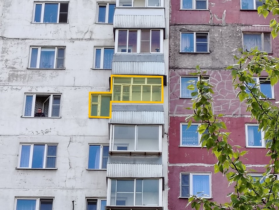 ГП16963955.Квартира.Фасад здания с выделенными окнами реализуемого объекта.jpg