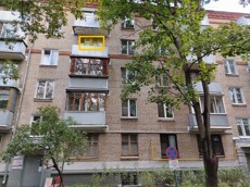 ГП16963954.Квартира.Фасад здания с выделенными окнами реализуемого объекта.jpg