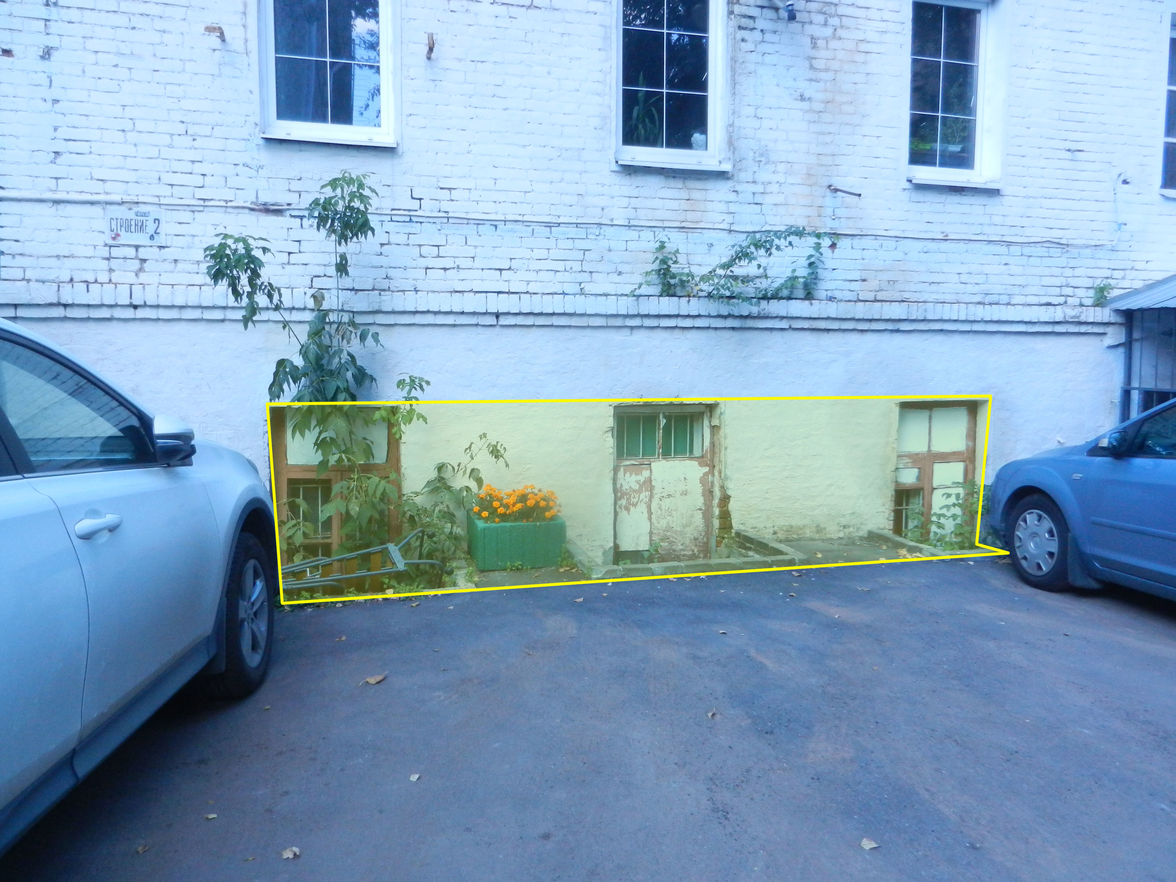 ГП16969124.Нежилое помещение.Фасад здания с выделенными окнами реализуемого объекта_3.jpg