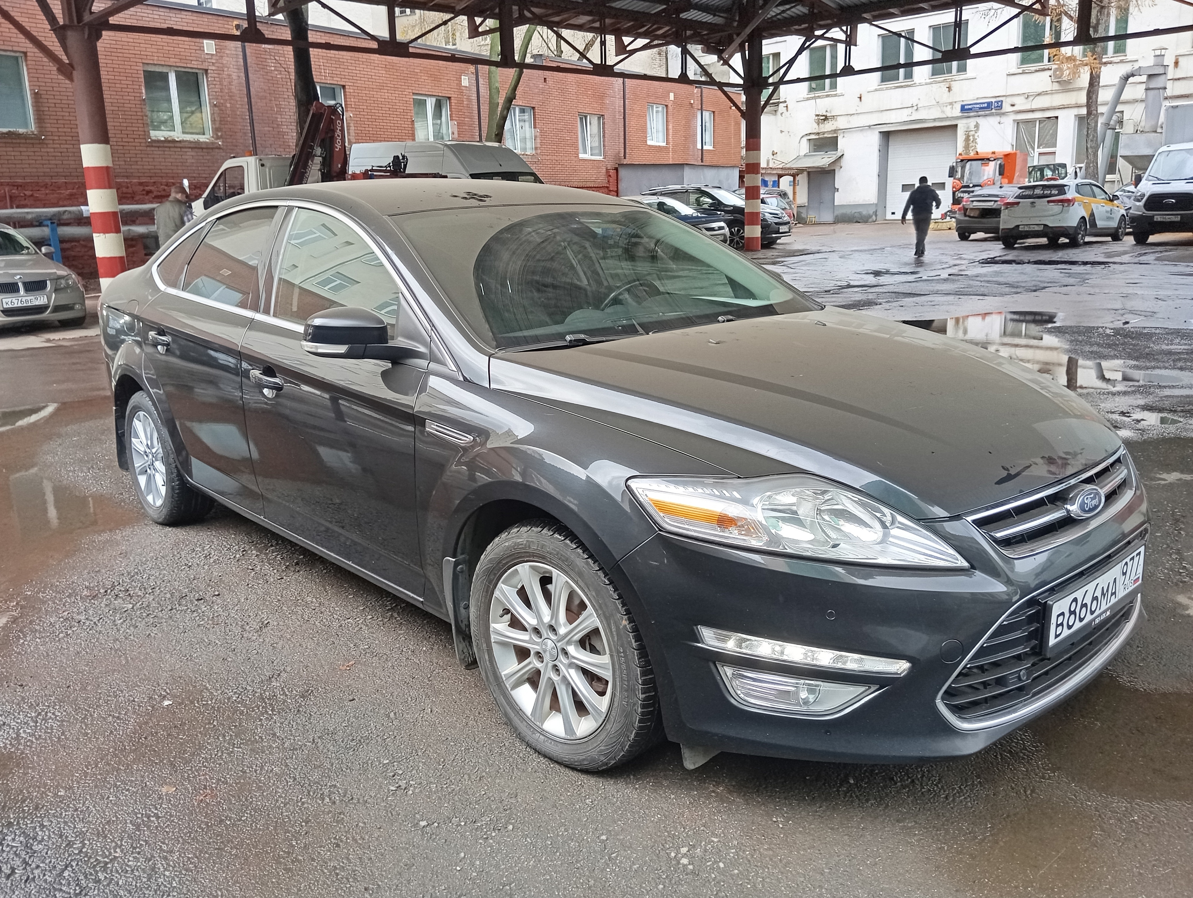 ГП16963951.Транспортное средство.Общий вид транспорта с правого бока (угловой ракурс спереди).jpg