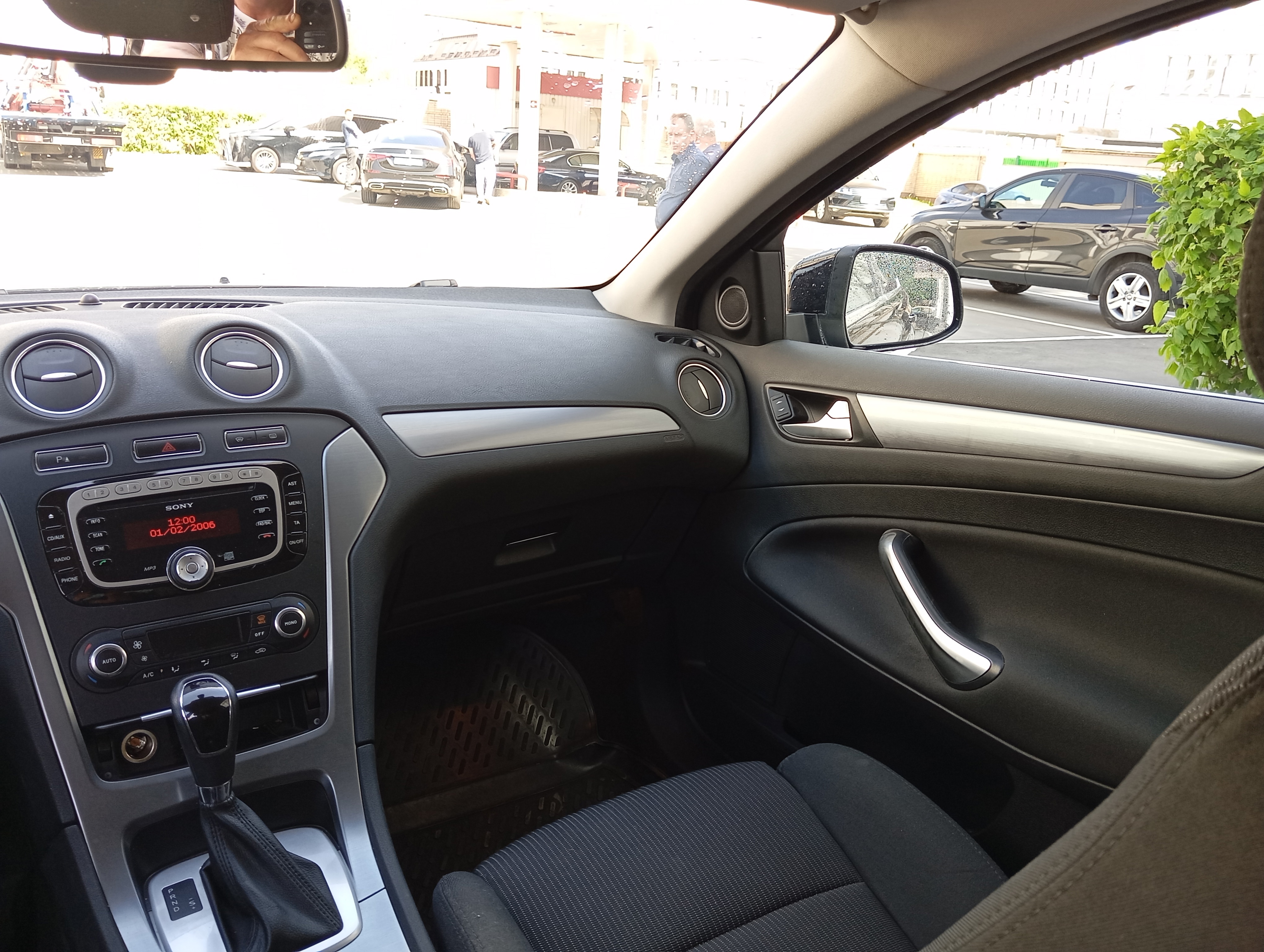 ГП16963936.Транспортное средство.Вид салона с левой стороны пассажирского ряда.jpg