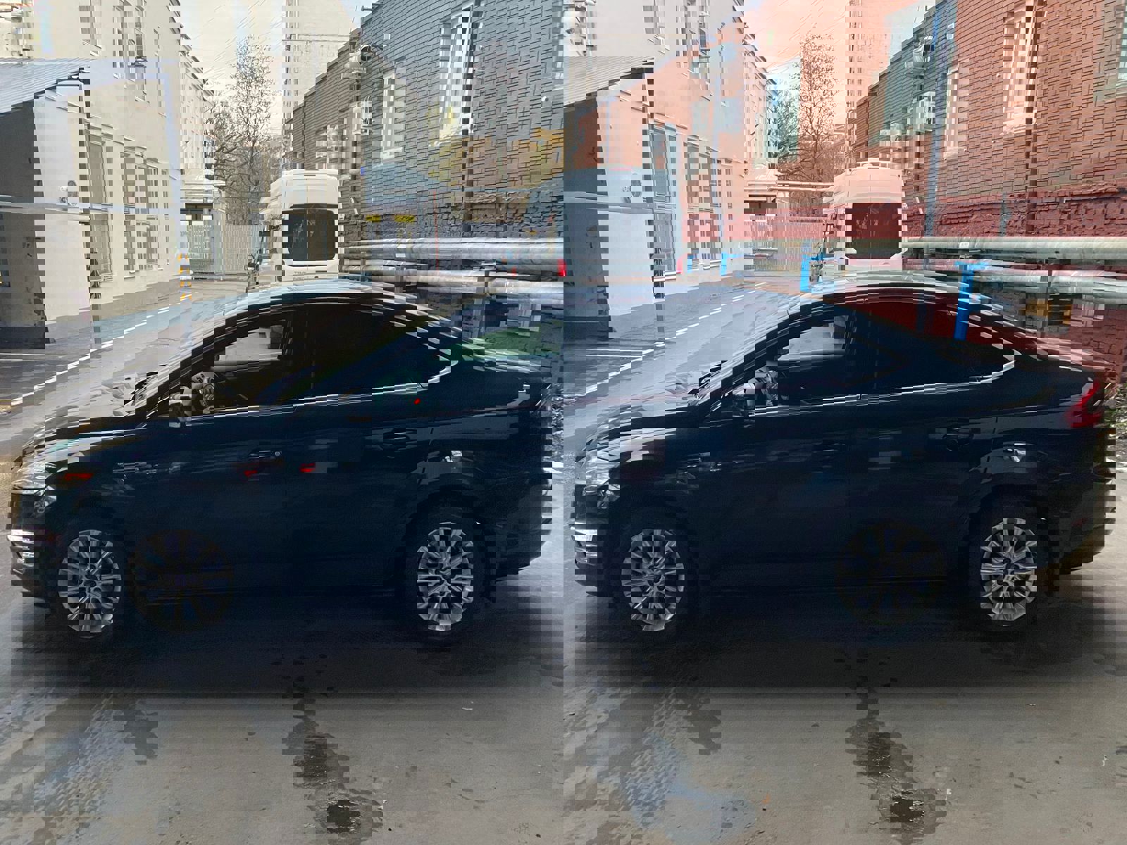 ГП16963937.Транспортное средство.Общий вид транспорта с левого бока (прямой ракурс).jpg