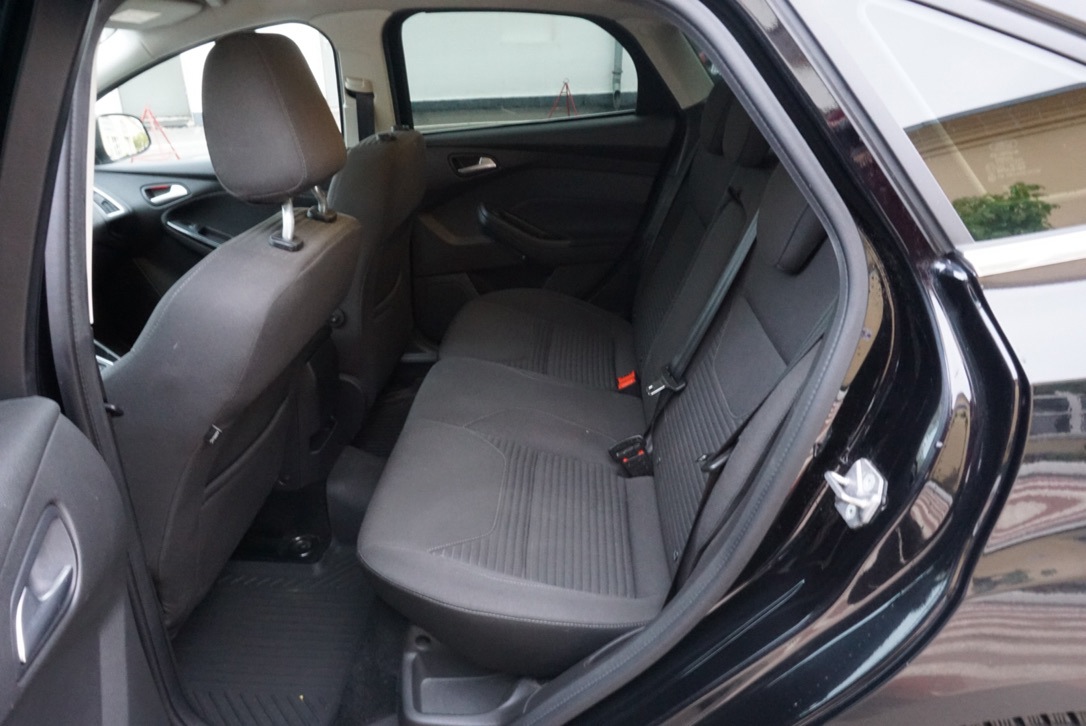 ГП16963934.Транспортное средство.Вид салона с левой стороны пассажирского ряда.jpeg