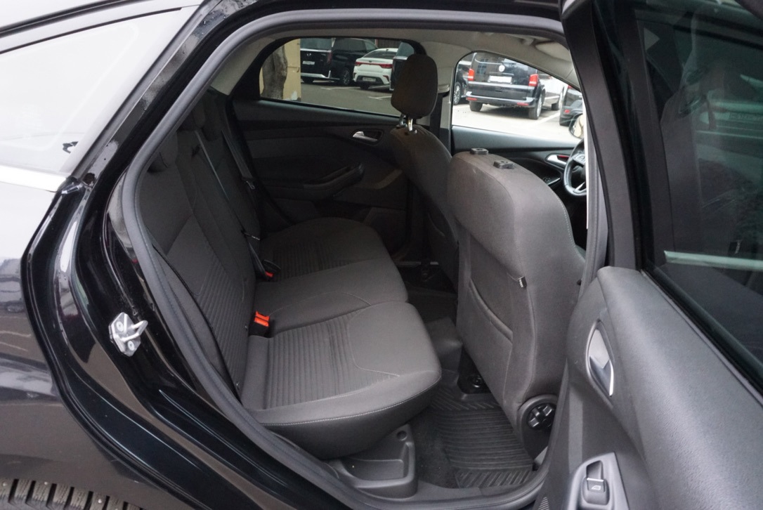 ГП16963934.Транспортное средство.Вид салона с правой стороны пассажирского ряда.jpeg