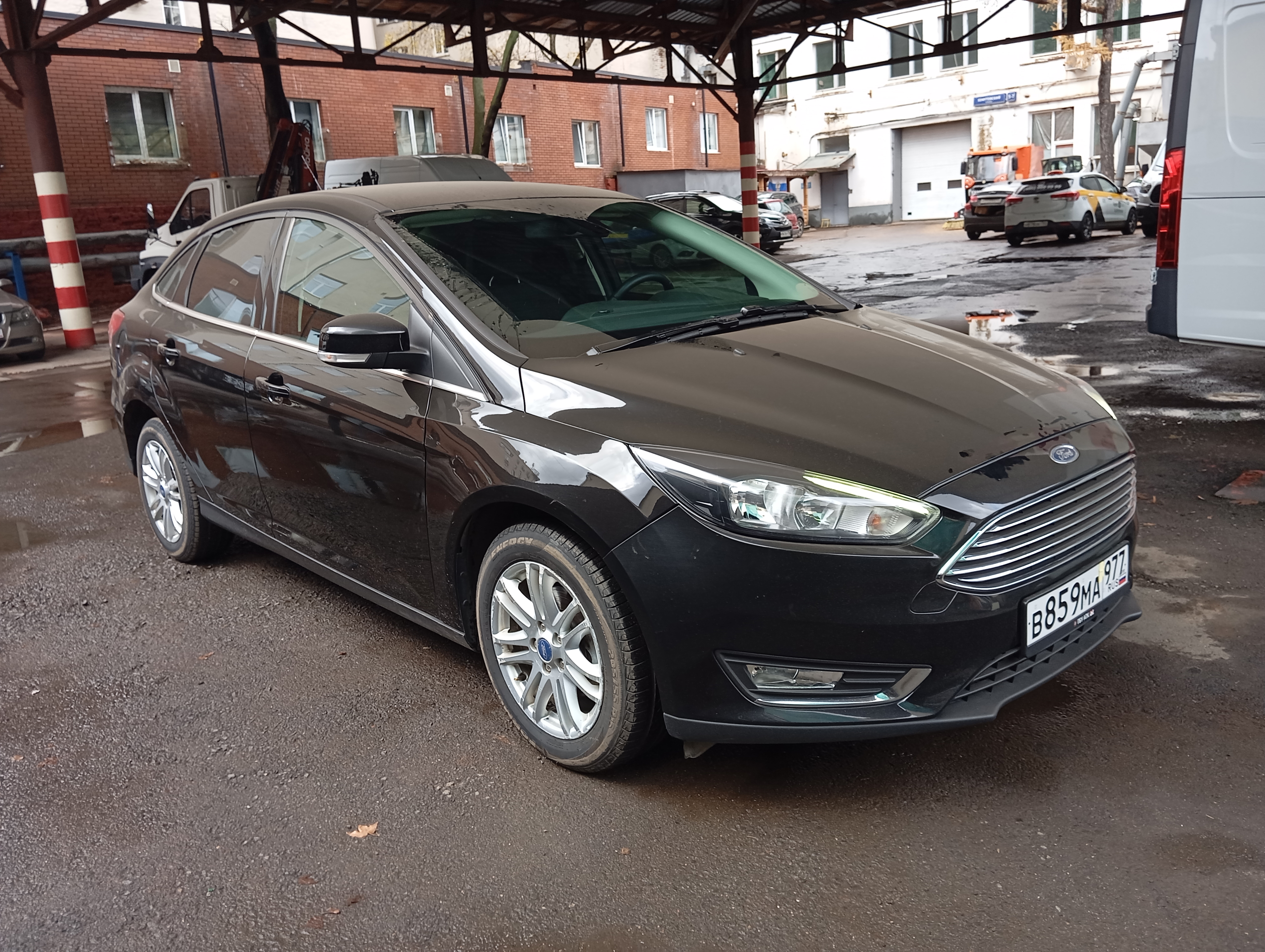 ГП16963925.Транспортное средство.Общий вид транспорта с правого бока (угловой ракурс спереди).jpg