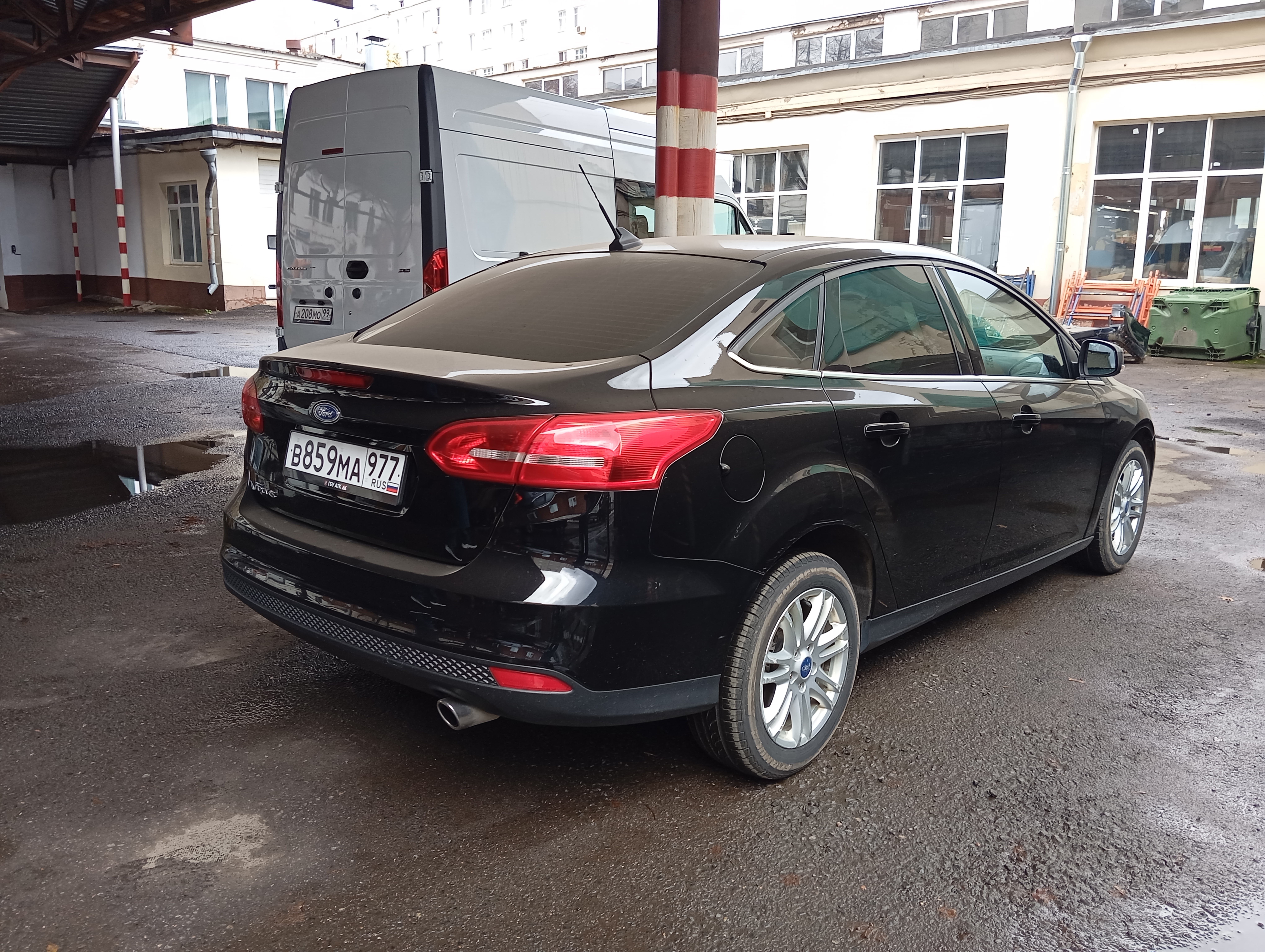 ГП16963925.Транспортное средство.Общий вид транспорта с правого бока (угловой ракурс сзади).jpg