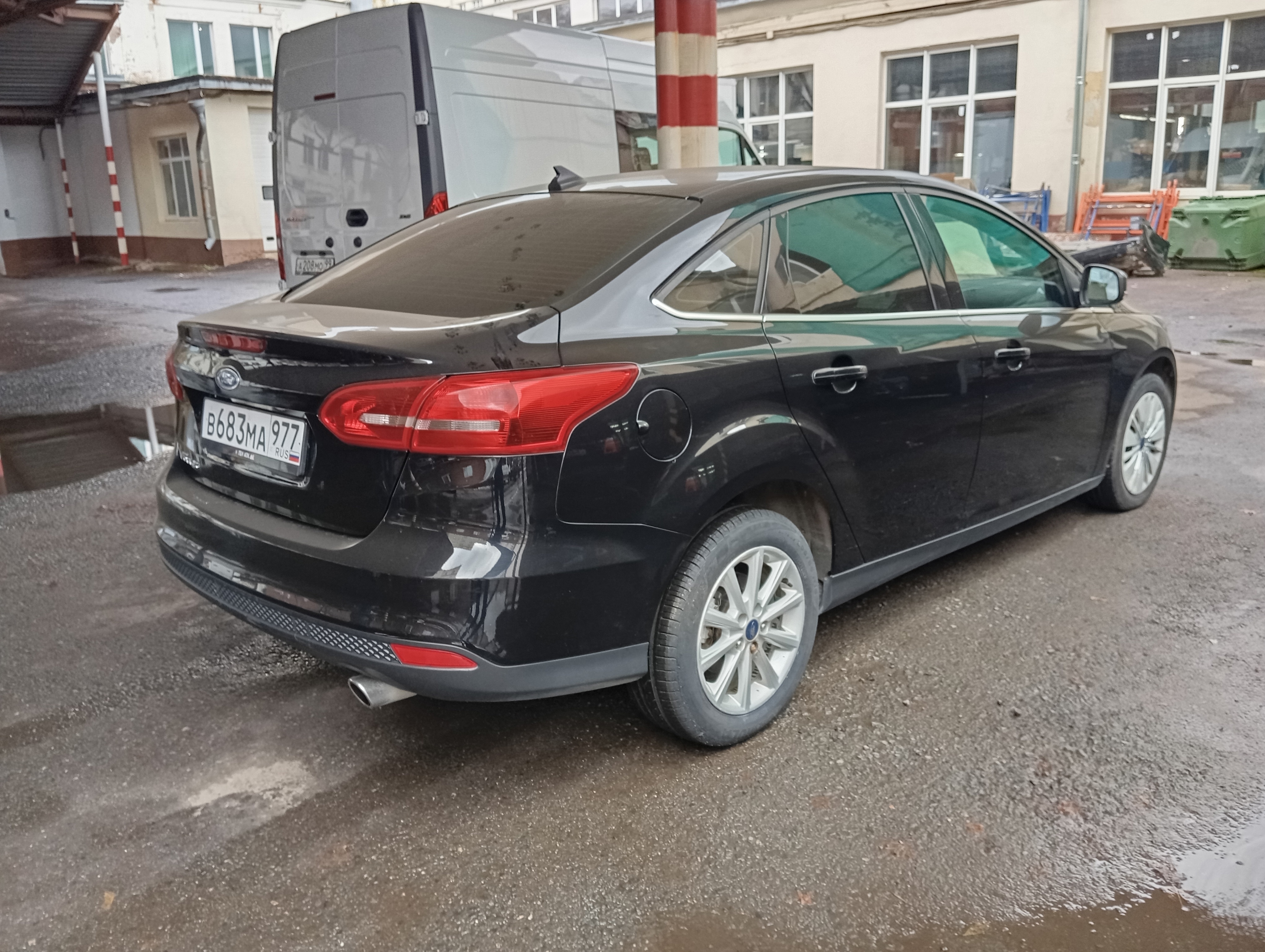 ГП16976160.Транспортное средство.Общий вид транспорта с правого бока (угловой ракурс сзади).jpg