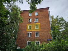 ГП16967157.Квартира.Фасад здания с выделенными окнами реализуемого объекта_2.jpg