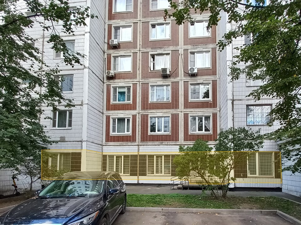 ГП16860251.Нежилое помещение.Фасад здания с выделенными окнами реализуемого объекта_3.jpg