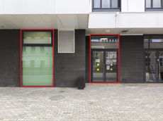 ГП16970167.Нежилое помещение.Фасад здания с выделенными окнами реализуемого объекта_2.jpg