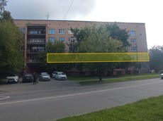 ГП16966658.Нежилое помещение.Фасад здания с выделенными окнами реализуемого объекта.jpg