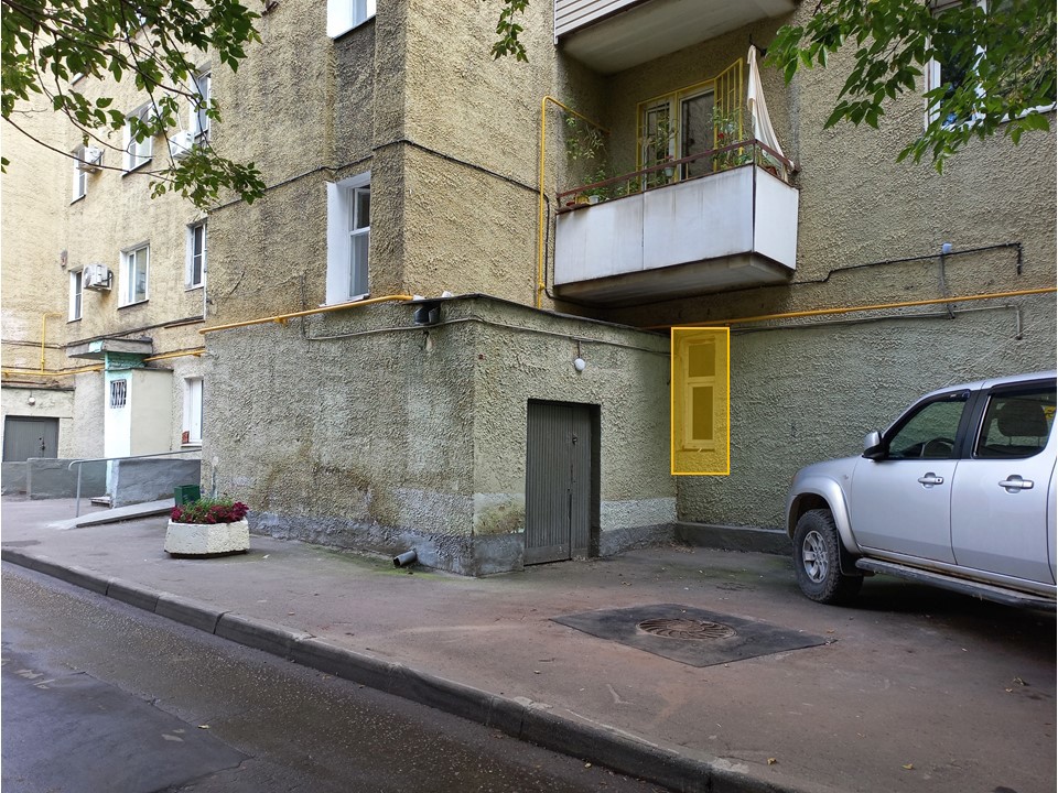 ГП16968208.Нежилое помещение.Фасад здания с выделенными окнами реализуемого объекта_3.jpg