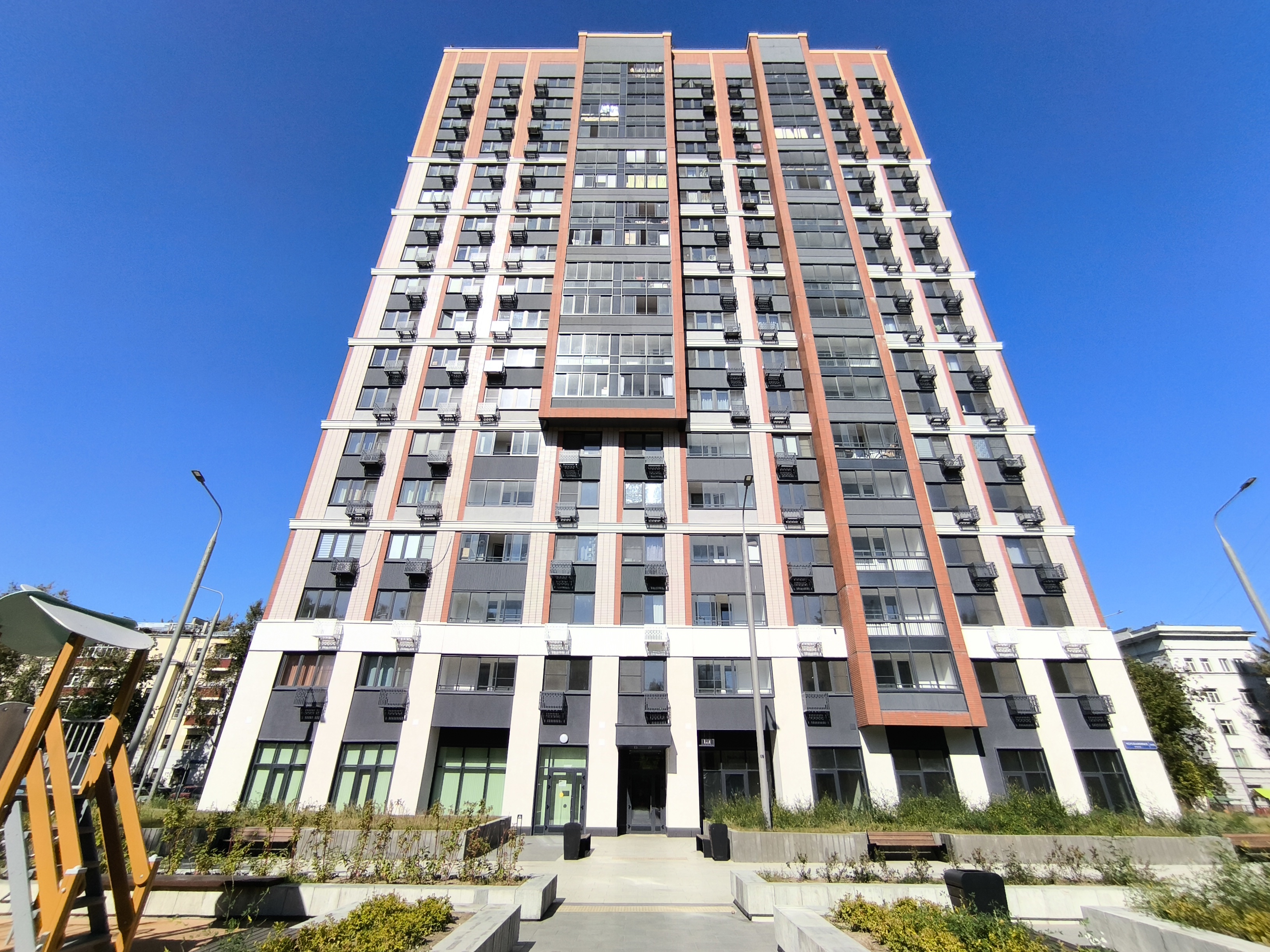 ГП16970727.Нежилое помещение.Общий фасад здания.jpg