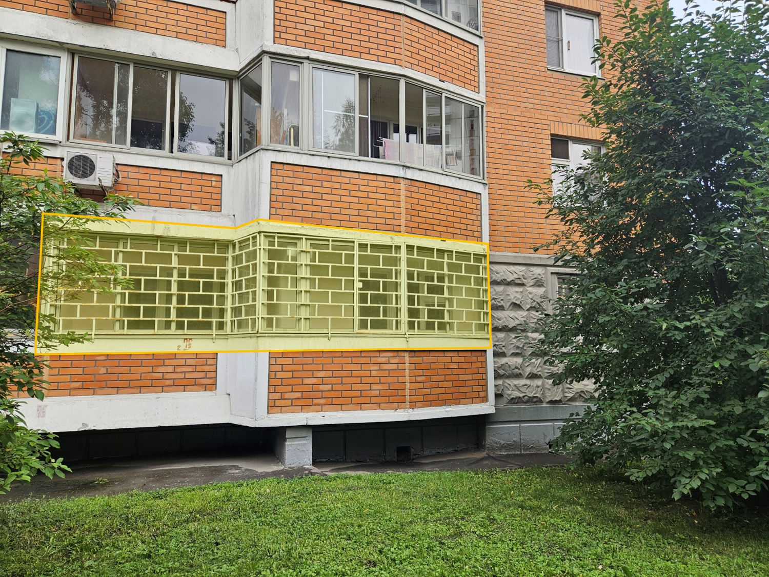 ГП16964079.Квартира.Фасад здания с выделенными окнами реализуемого объекта_2.png