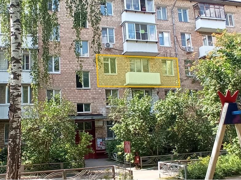 ГП16964472.Квартира.Фасад здания с выделенными окнами реализуемого объекта.jpg