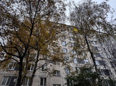 ГП16974024.Квартира.Фасад здания с выделенными окнами реализуемого объекта.jpg