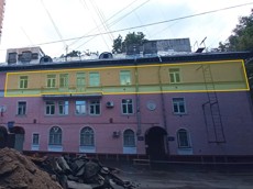 ГП16964264.Нежилое помещение.Фасад здания с выделенными окнами реализуемого объекта_3.jpg