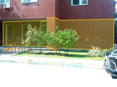 ГП16964498.Нежилое помещение.Фасад здания с выделенными окнами реализуемого объекта_2.jpg