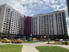 Квартира.Фасад здания с выделенными окнами реализуемого объекта.Российская Федерация, город Москва, внутригородская территория поселение _Мосрентген_, квартал _ 24, дом 1, корпус 2 - Этаж 13, кв. 118.jpg