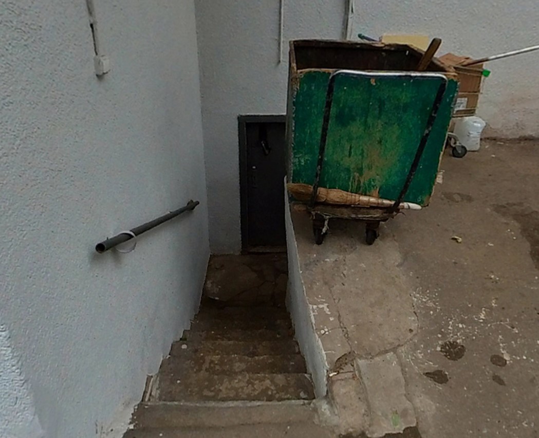 ГП16940480.Нежилое помещение.Фасад здания с выделенными окнами реализуемого объекта.jpg