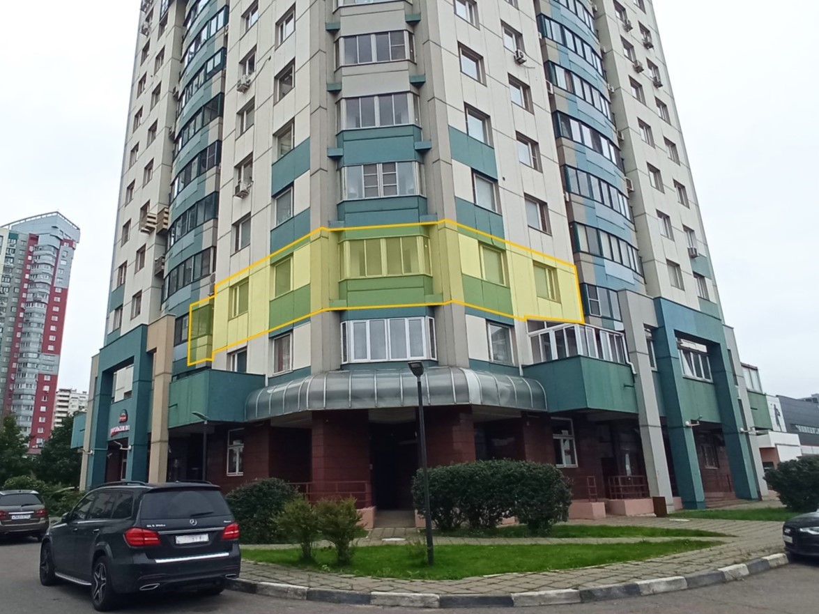 ГП16968344.Квартира.Фасад здания с выделенными окнами реализуемого объекта.jpg