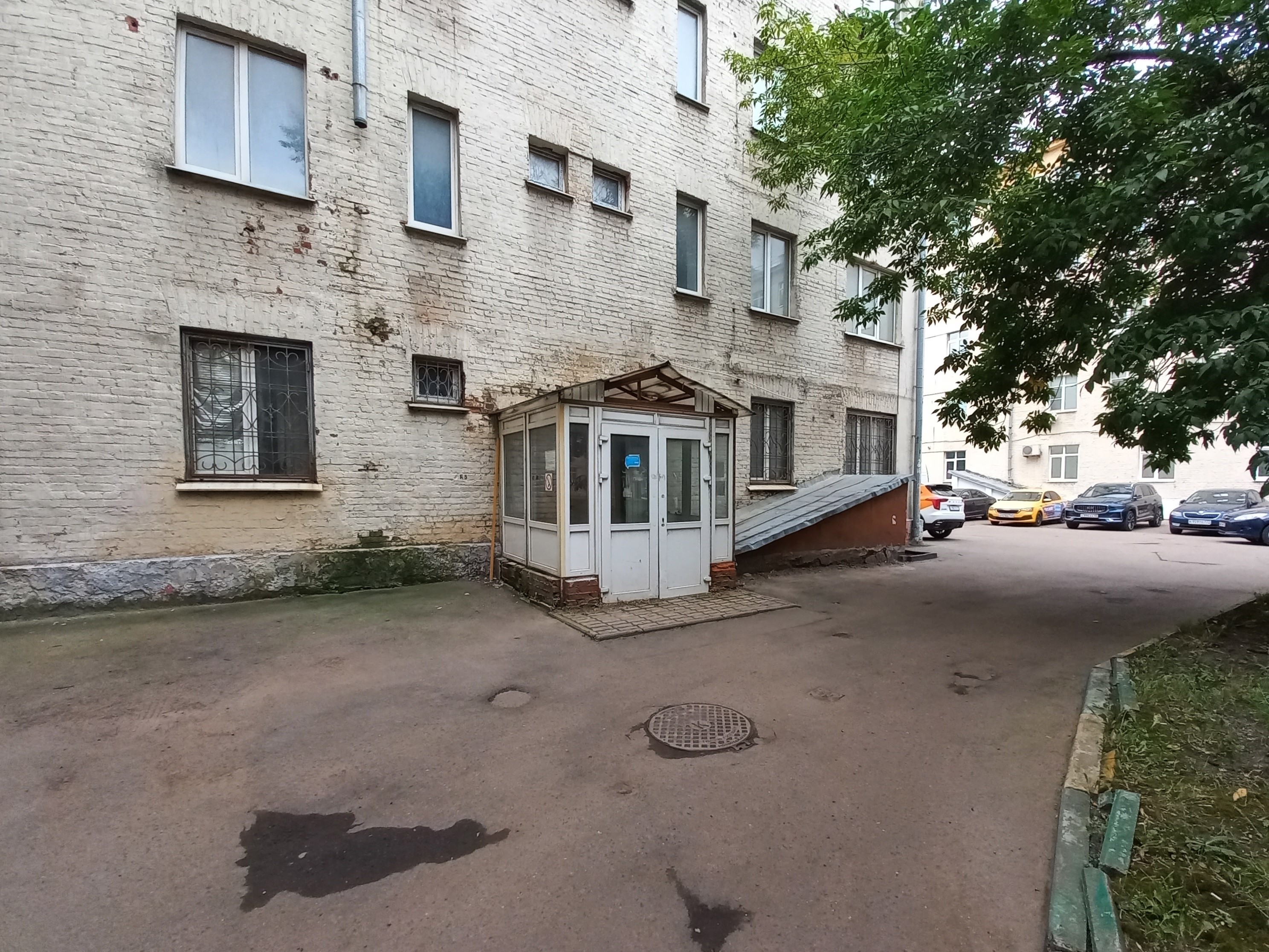 ГП16966635.Нежилое помещение.Входная группа объекта.jpg