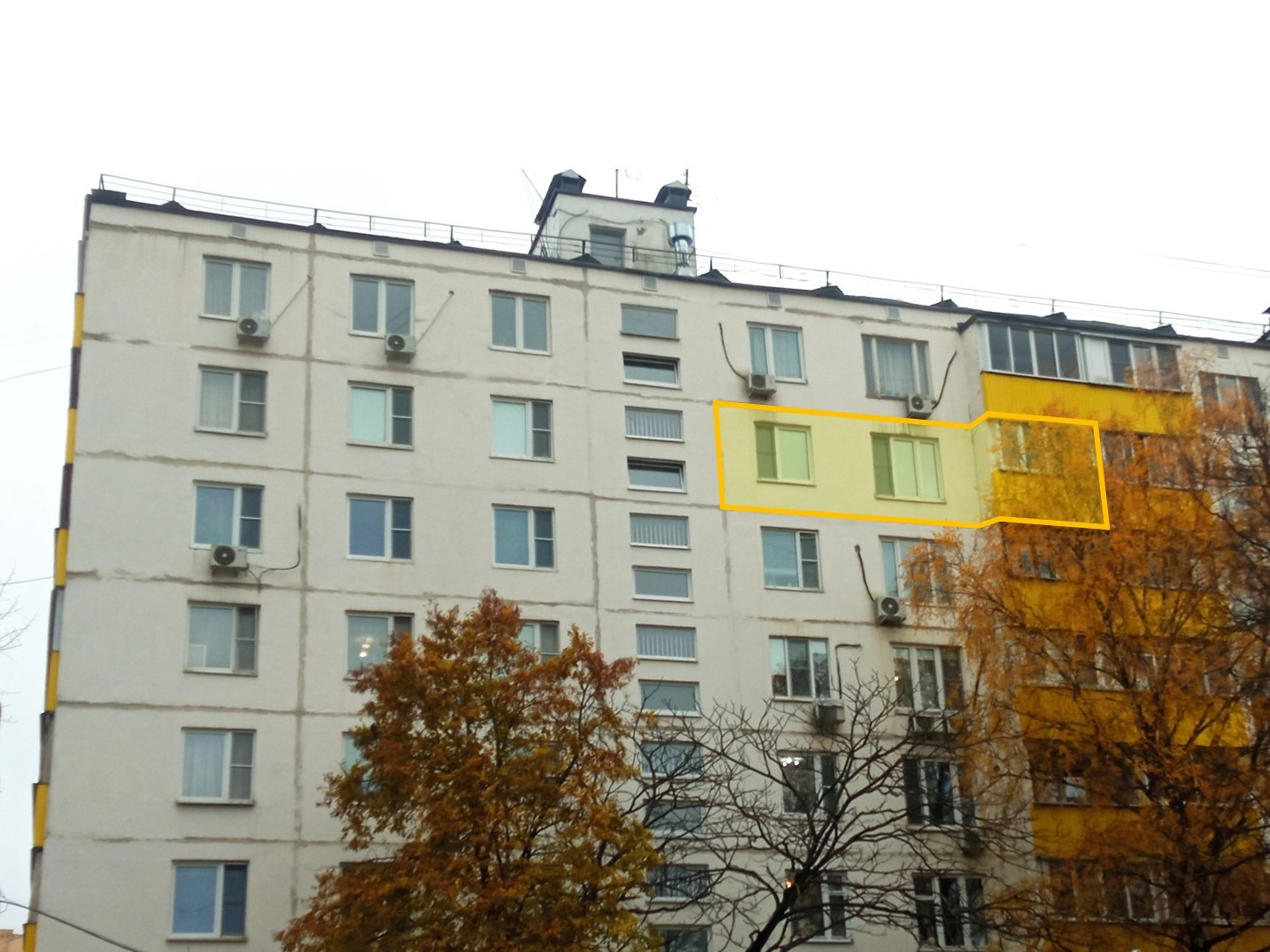ГП16974381.Квартира.Фасад здания с выделенными окнами реализуемого объекта.jpg