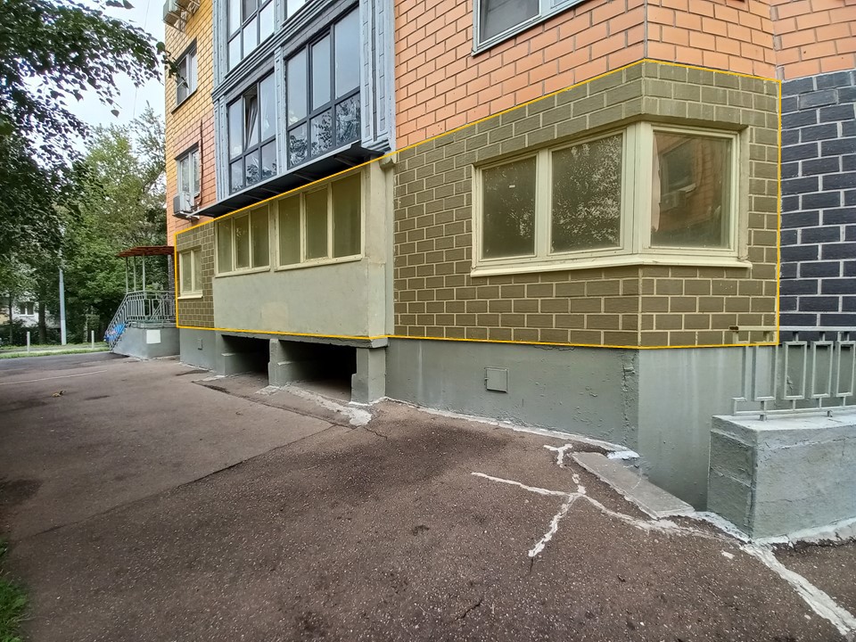 ГП16965773.Квартира.Фасад здания с выделенными окнами реализуемого объекта.jpg