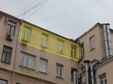 ГП16980039.Нежилое помещение.Фасад здания с выделенными окнами реализуемого объекта_2.jpg