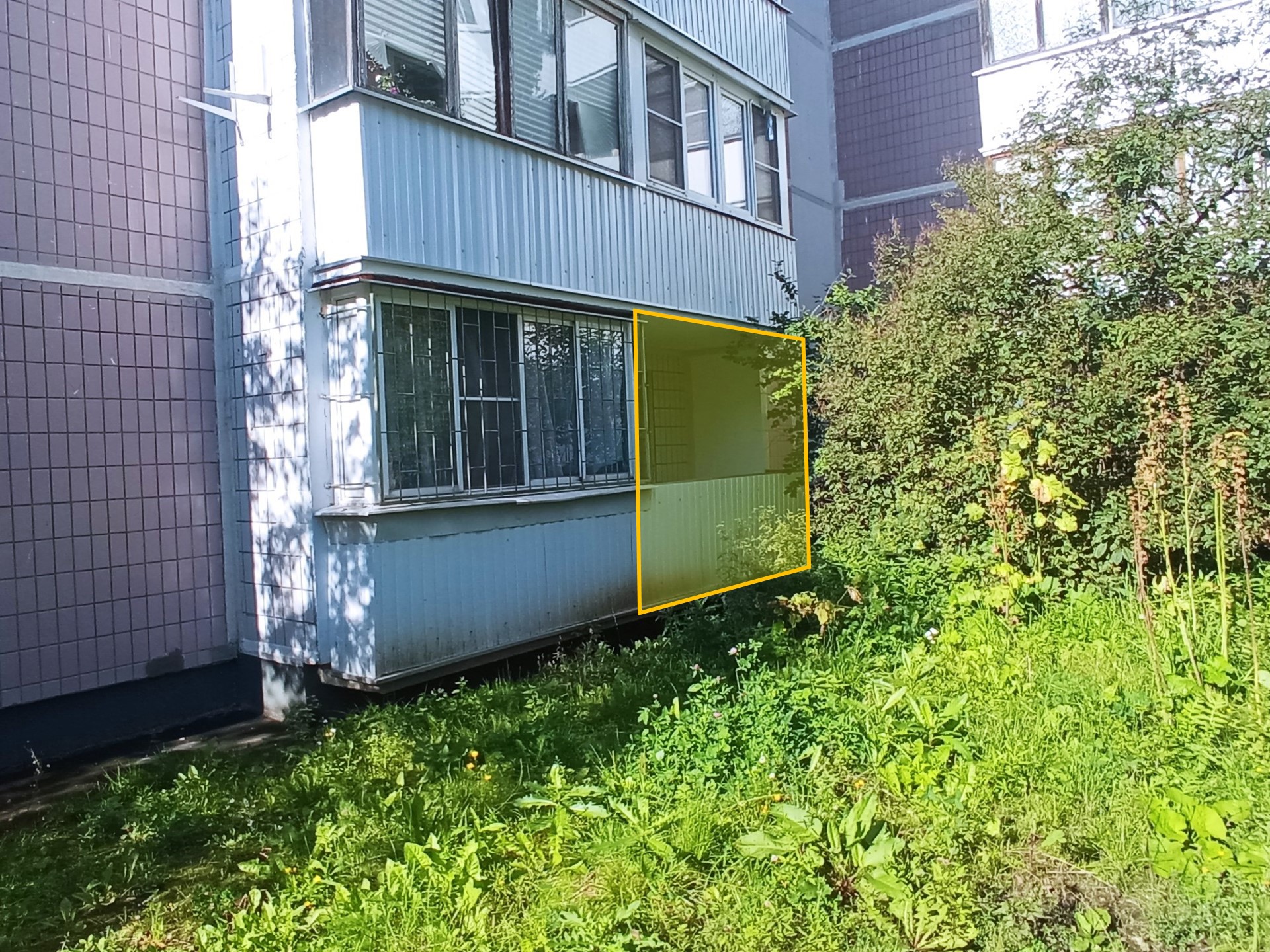 ГП16965936.Квартира.Фасад здания с выделенными окнами реализуемого объекта_2.jpg