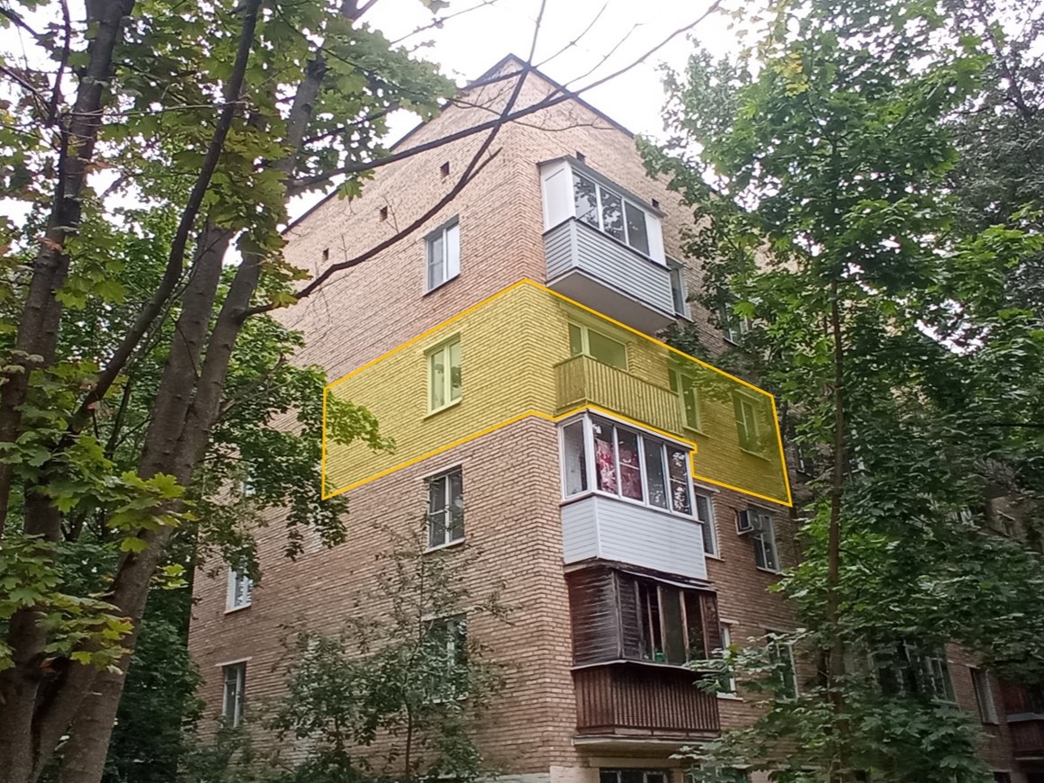 ГП16966433.Квартира.Фасад здания с выделенными окнами реализуемого объекта.jpg