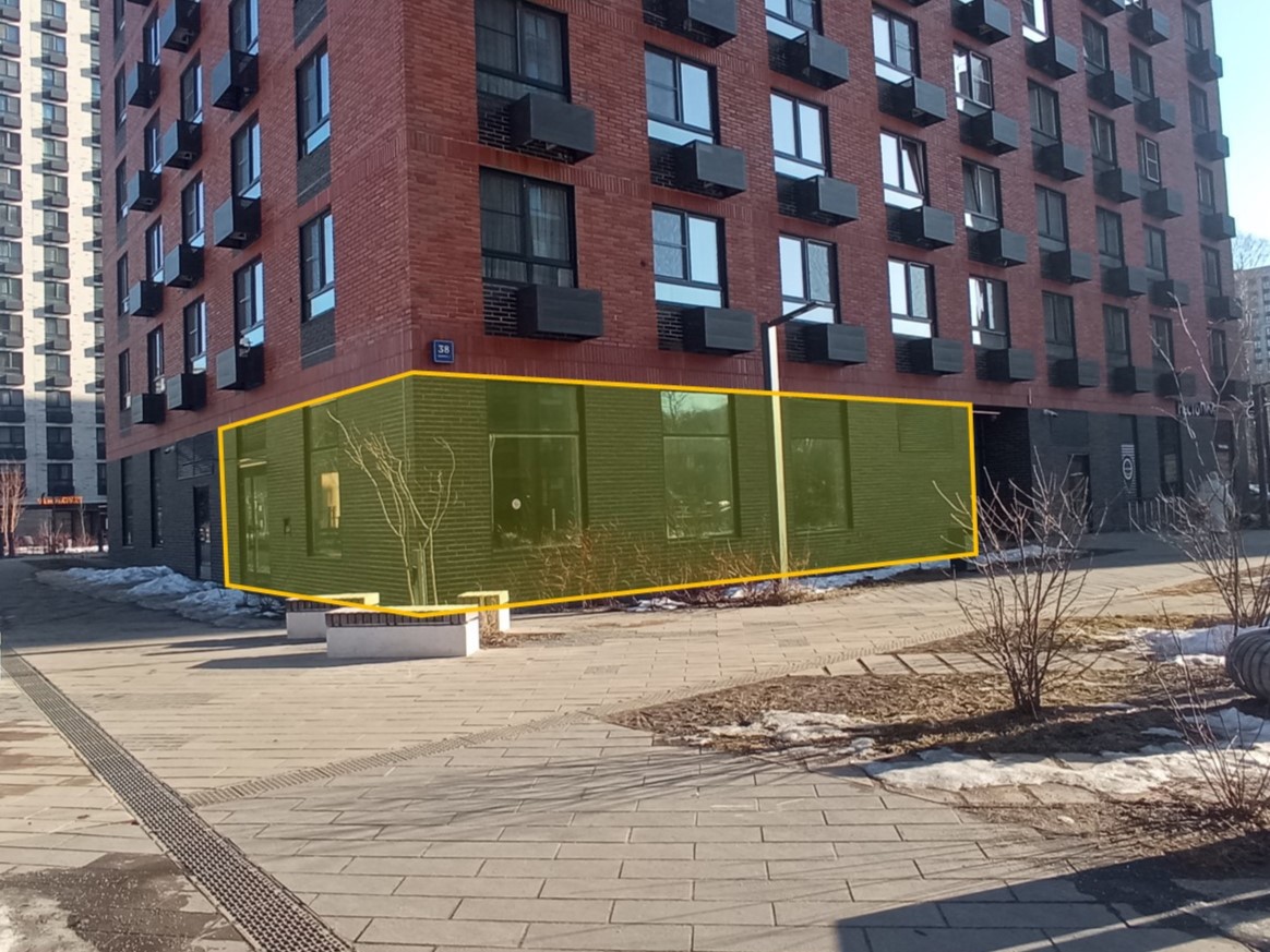 ГП16946843.Нежилое помещение.Фасад здания с выделенными окнами реализуемого объекта_3.jpg