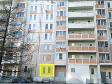 ГП16956962.Нежилое помещение.Фасад здания с выделенными окнами реализуемого объекта.jpg