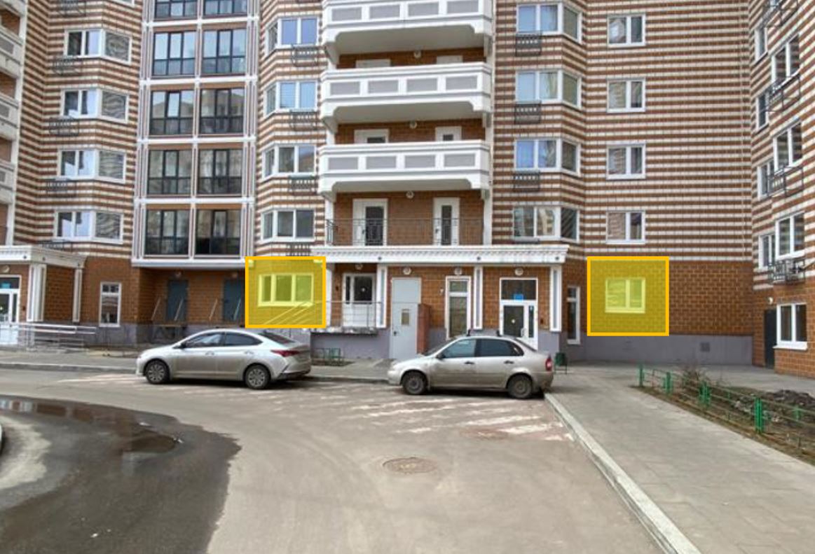 ГП16984735.Нежилое помещение.Фасад здания с выделенными окнами реализуемого объекта_4.jpg