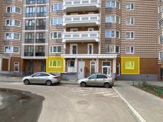 ГП16984735.Нежилое помещение.Фасад здания с выделенными окнами реализуемого объекта_4.jpg