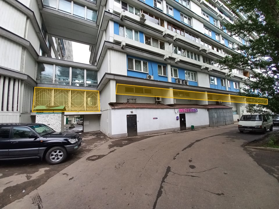 ГП16950984.Нежилое помещение.Фасад здания с выделенными окнами реализуемого объекта_3.jpg