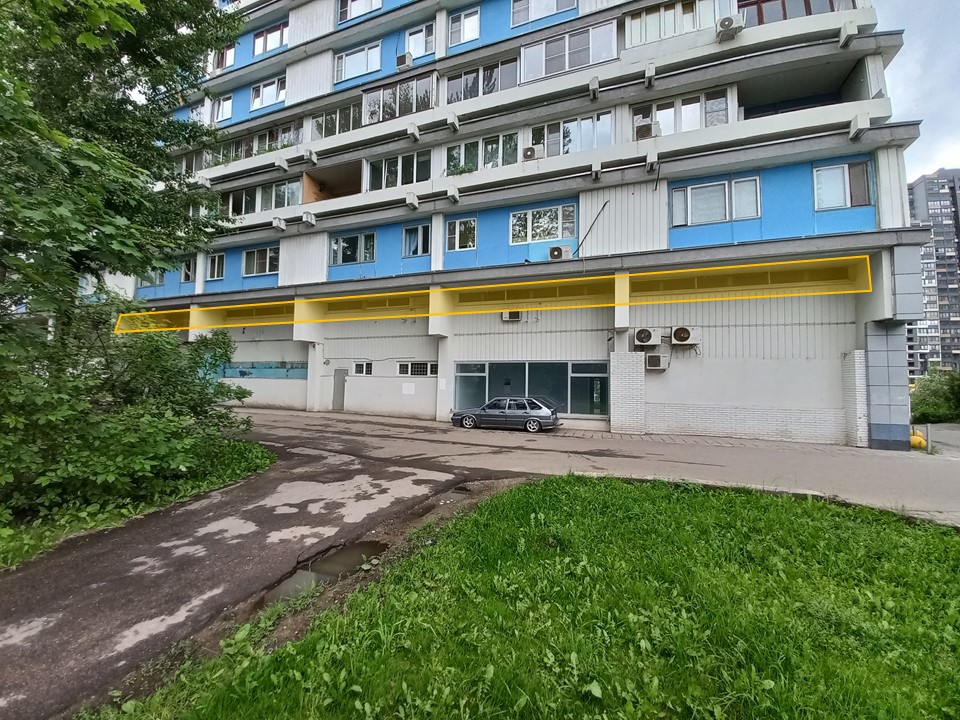 ГП16950984.Нежилое помещение.Фасад здания с выделенными окнами реализуемого объекта_4.jpg