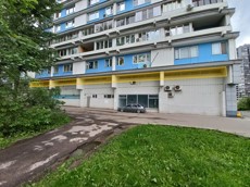 ГП16950984.Нежилое помещение.Фасад здания с выделенными окнами реализуемого объекта_4.jpg