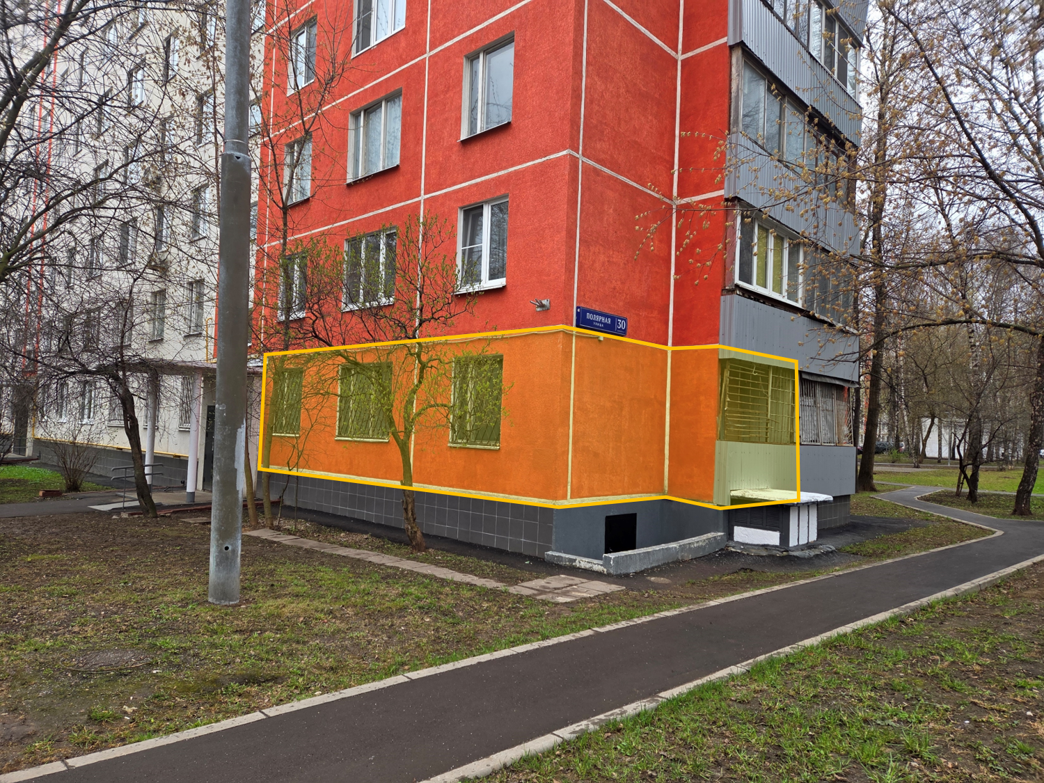 ГП16990021.Квартира.Фасад здания с выделенными окнами реализуемого объекта.png